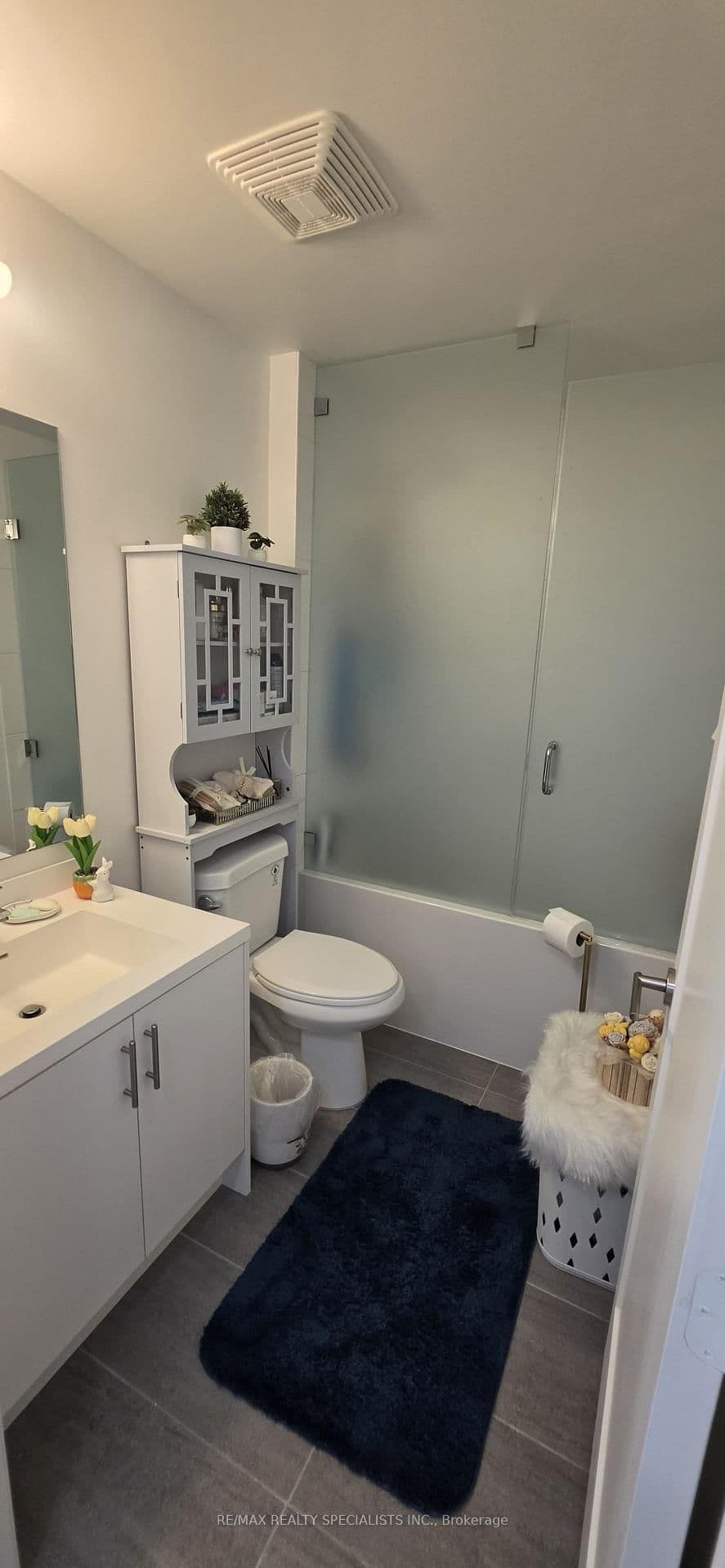 412 Silver Maple Road, Unit 206 thumbnail 11