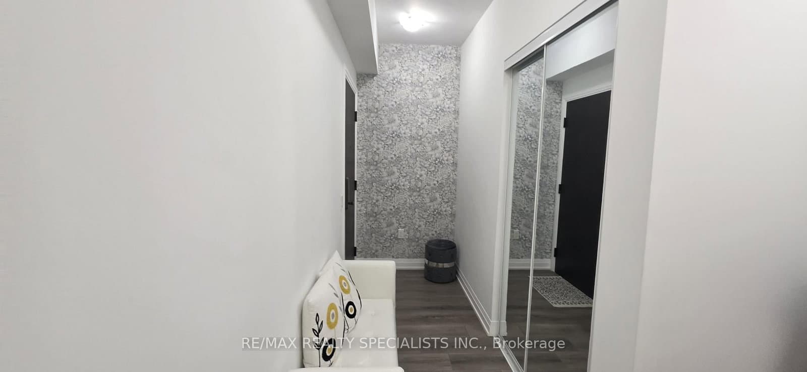 412 Silver Maple Road, Unit 206 thumbnail 7