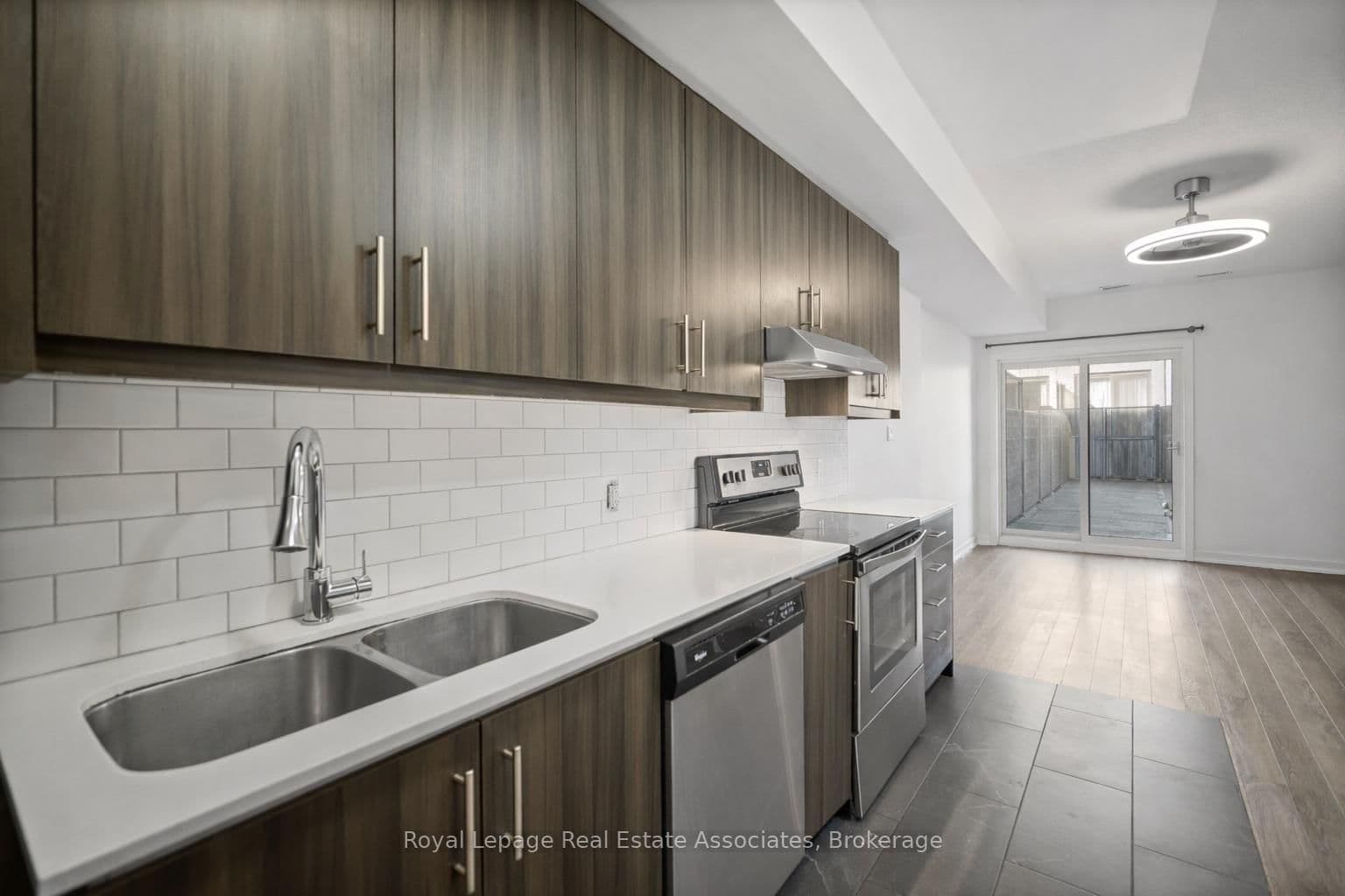 2059 Weston Road, Unit 40 thumbnail 9