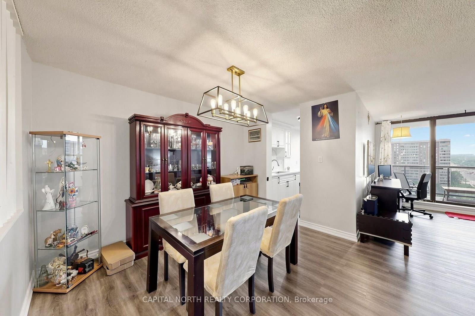 21 Knightsbridge Road, Unit 1502 thumbnail 7