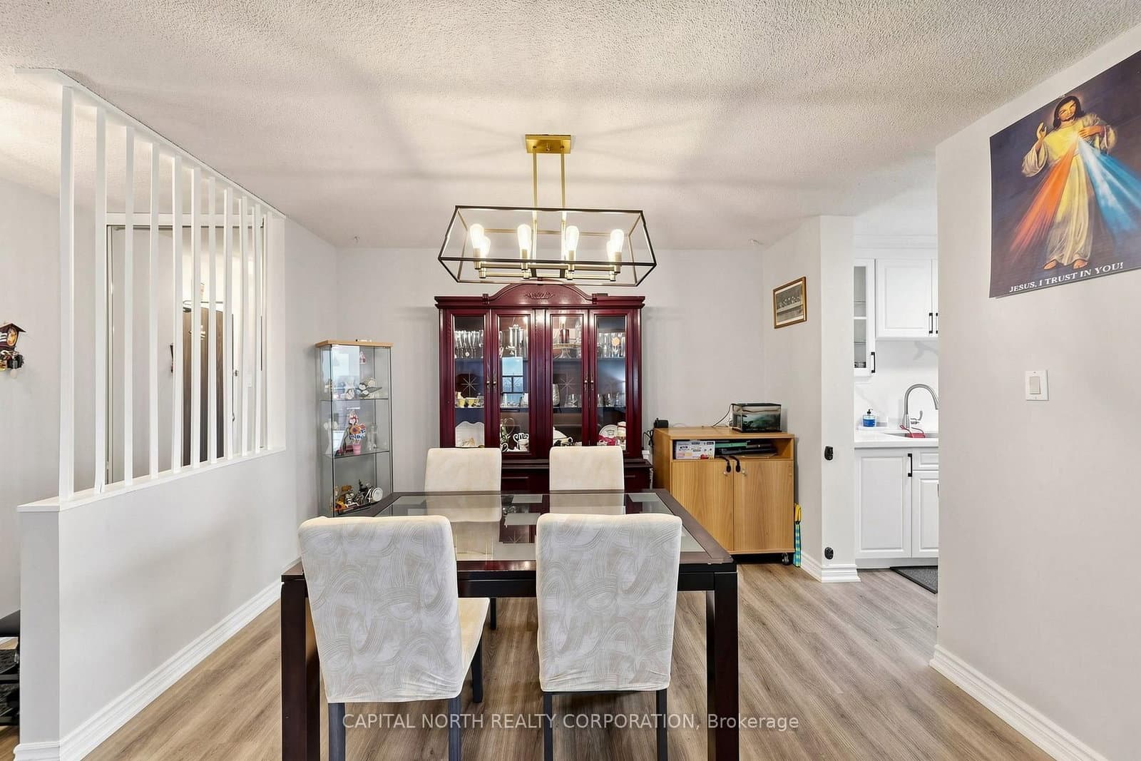 21 Knightsbridge Road, Unit 1502 thumbnail 8