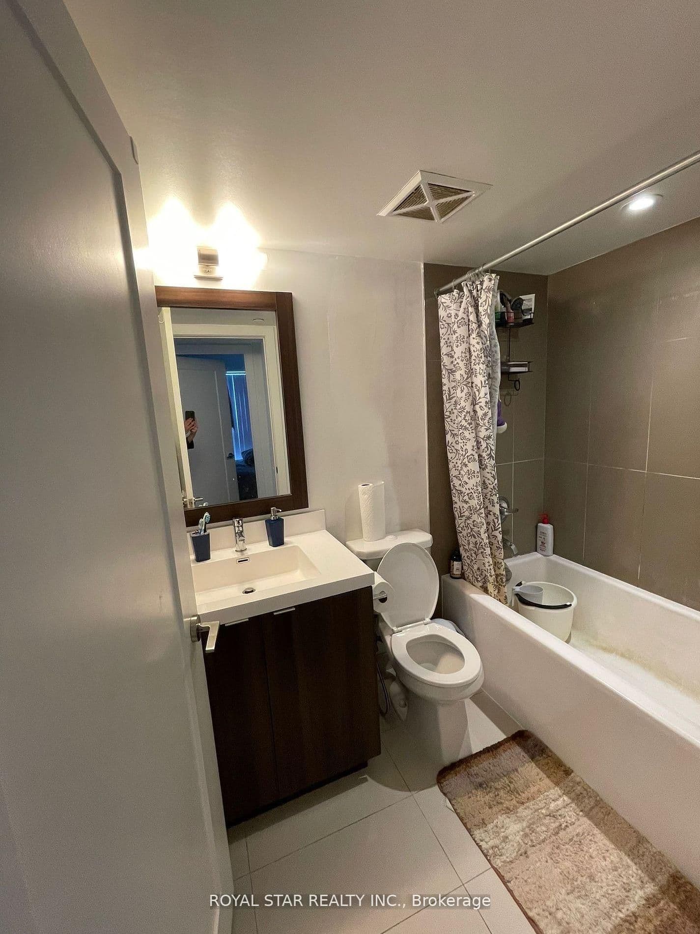 7 Mabelle Avenue, Unit 2010 thumbnail 18