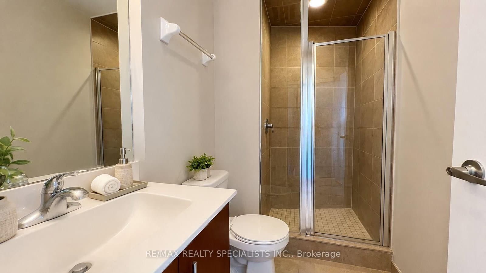 330 Burnhamthorpe Road W, Unit 2702 thumbnail 4