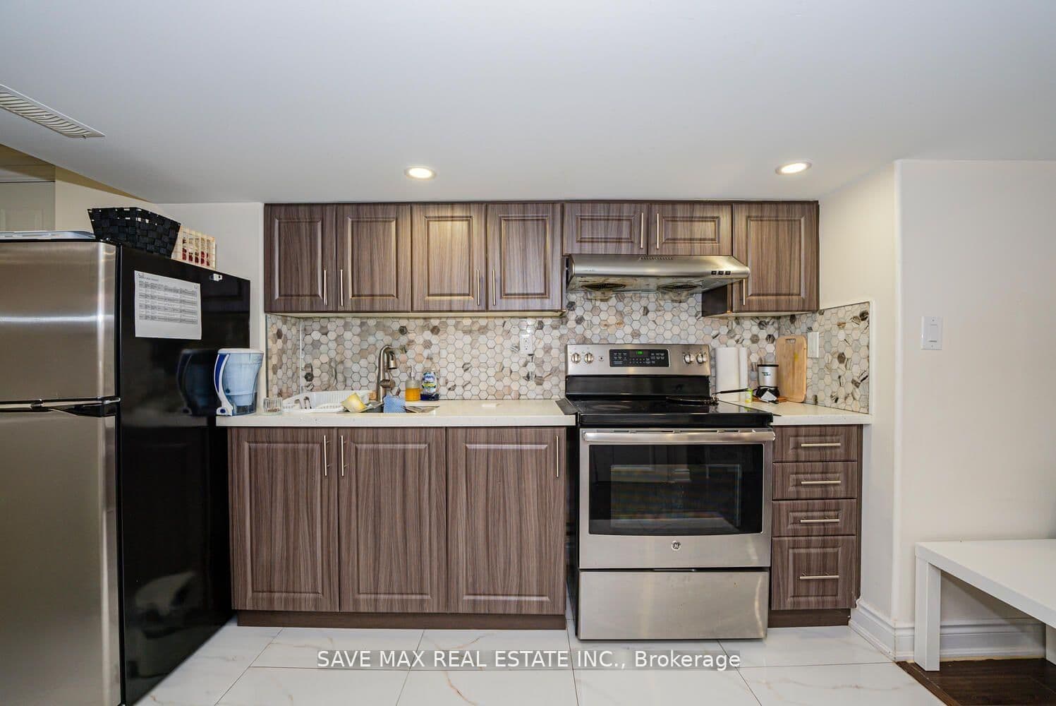 20 Desert Garden Drive, Unit Basement thumbnail 4