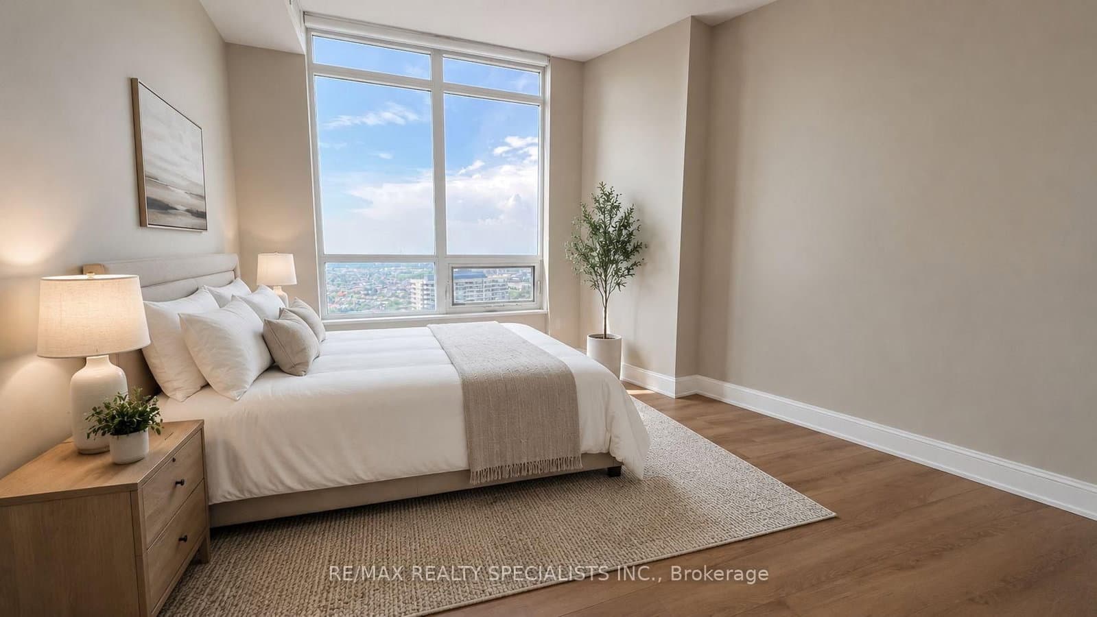 330 Burnhamthorpe Road W, Unit 2702 thumbnail 3
