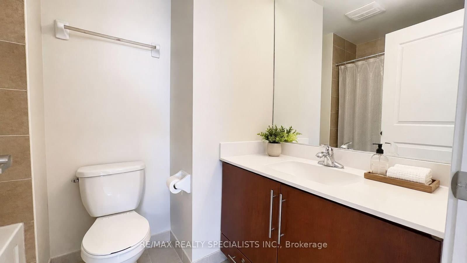 330 Burnhamthorpe Road W, Unit 2702 thumbnail 6