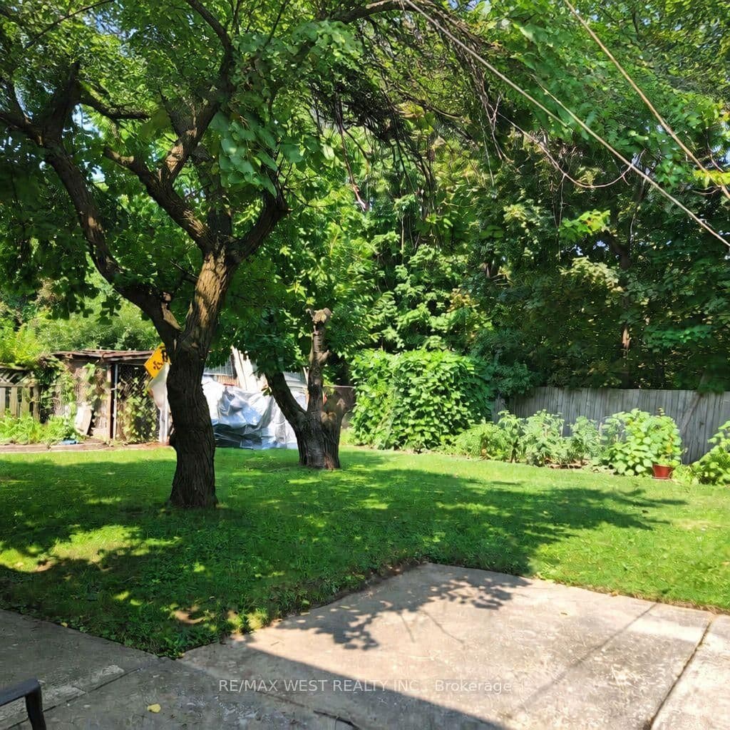 65 Ridge Point Crescent thumbnail 11