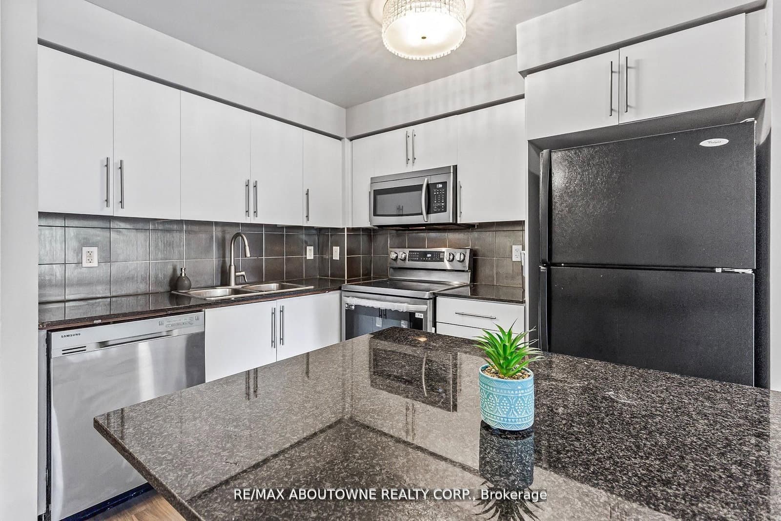 310 Burnhamthorpe Road W, Unit 401 thumbnail 10