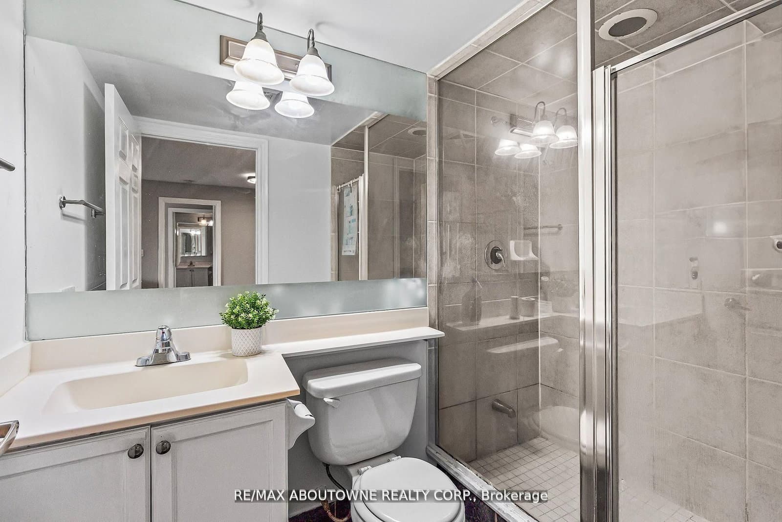 310 Burnhamthorpe Road W, Unit 401 thumbnail 15