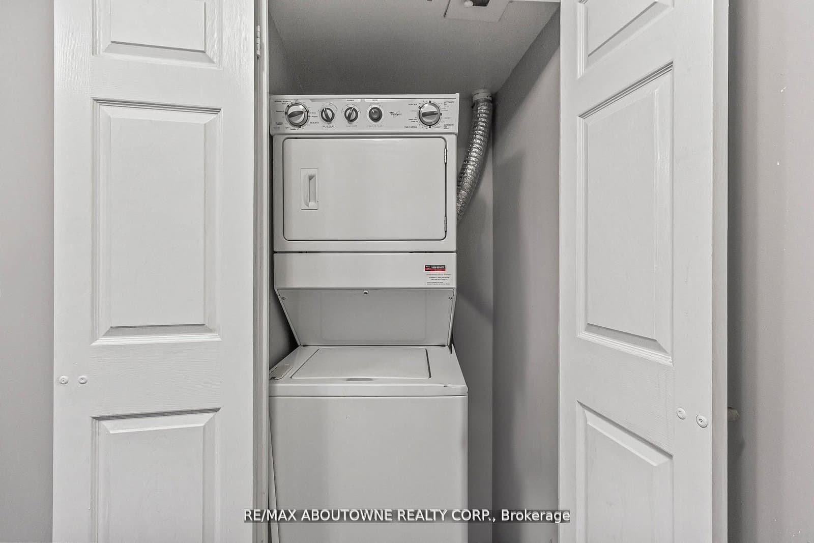 310 Burnhamthorpe Road W, Unit 401 thumbnail 8