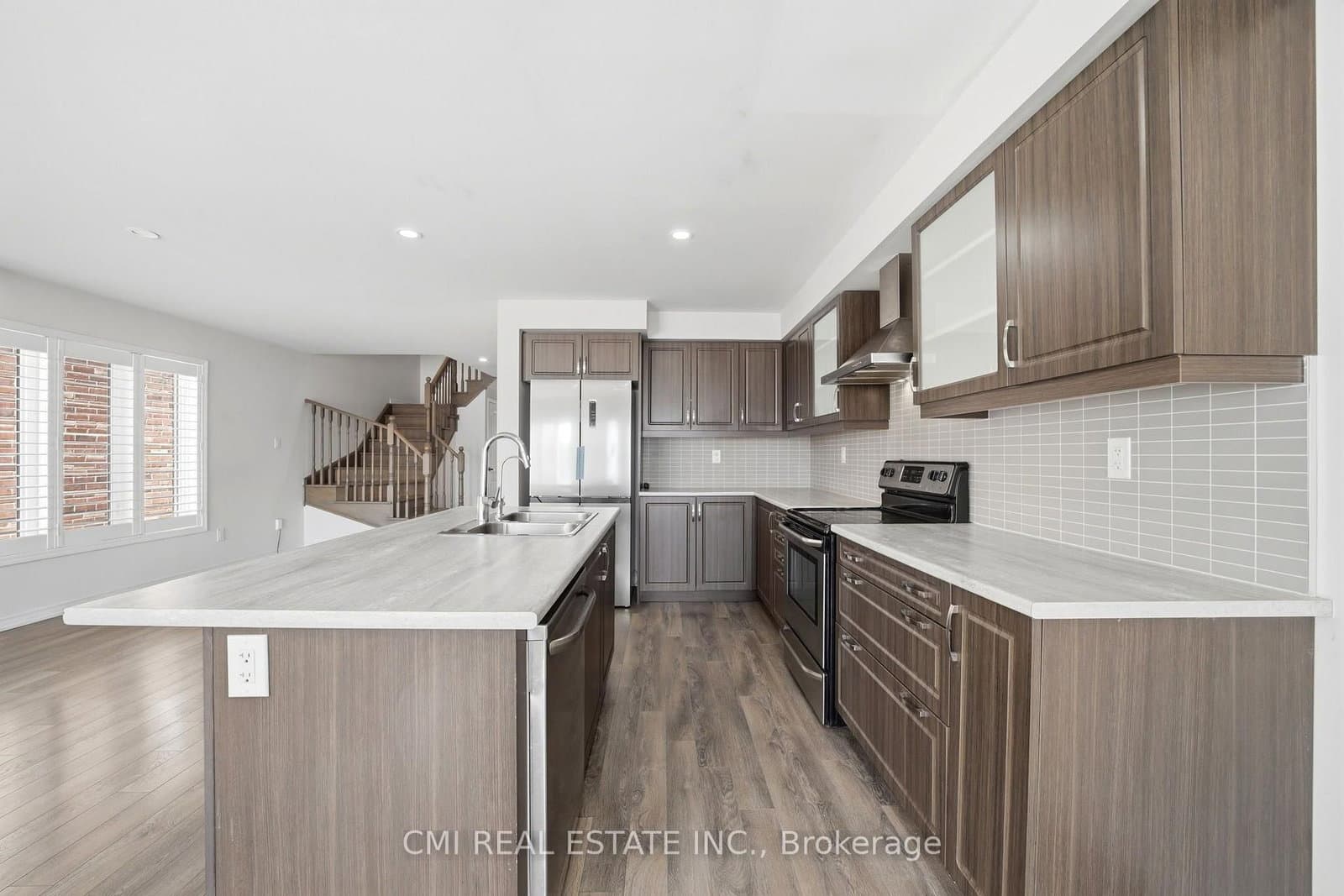 162 Golden Springs Drive thumbnail 12