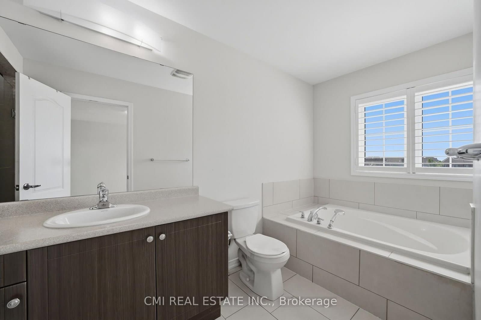 162 Golden Springs Drive thumbnail 34