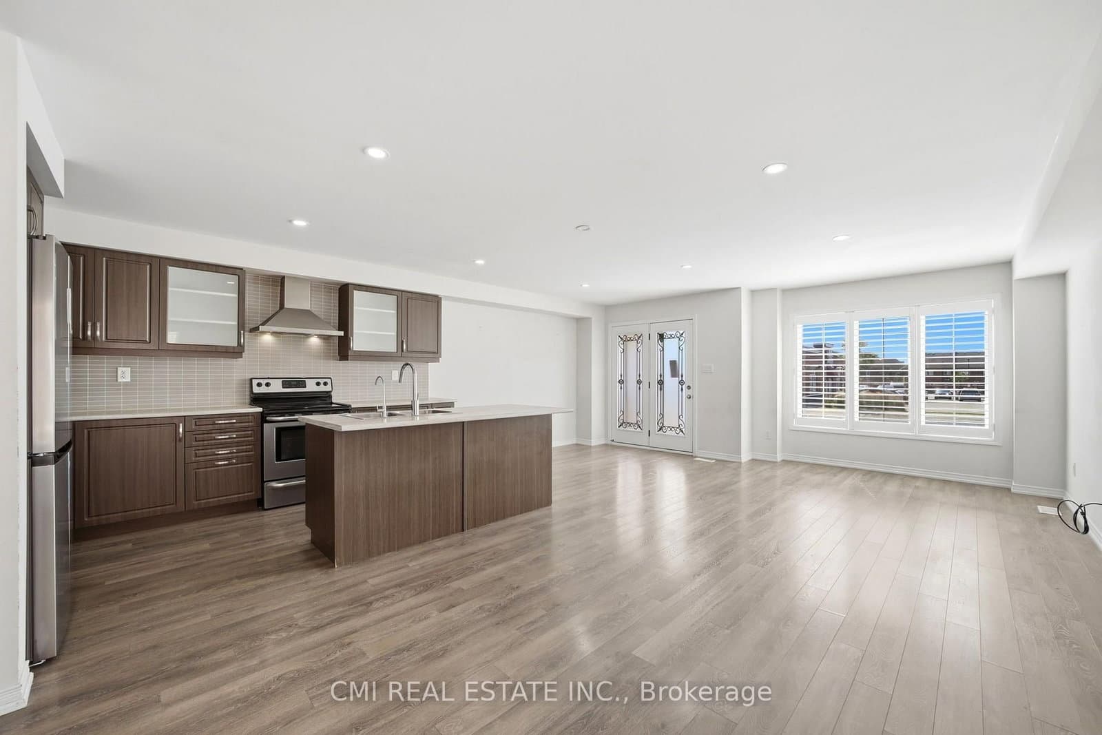 162 Golden Springs Drive thumbnail 8