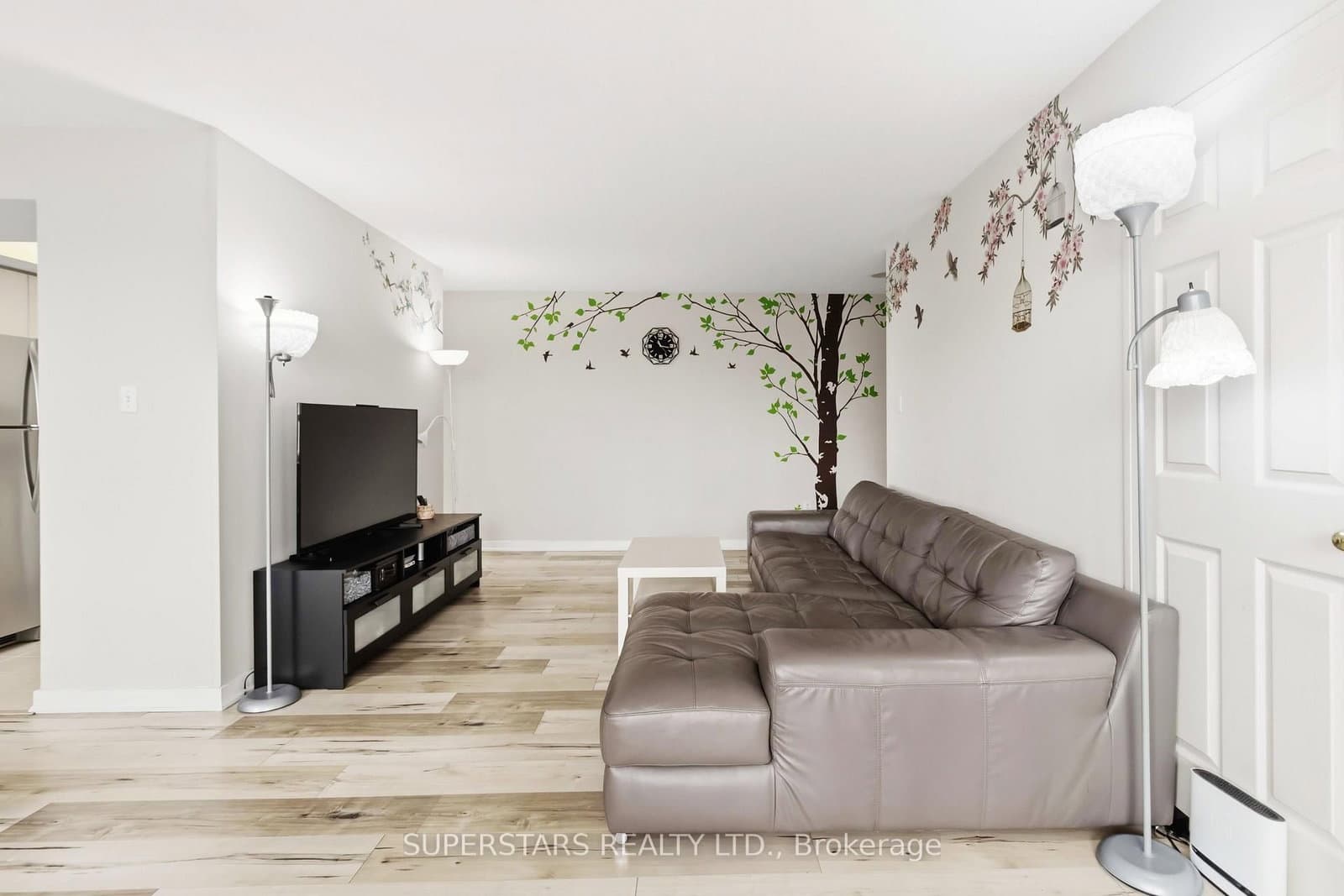 30 Malta Avenue, Unit 1702 thumbnail 12