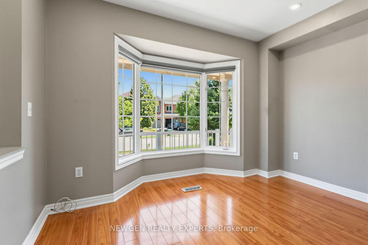 10 Checkerberry Crescent thumbnail 7