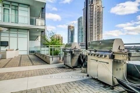 360 Square One Drive, Unit 402 thumbnail 17