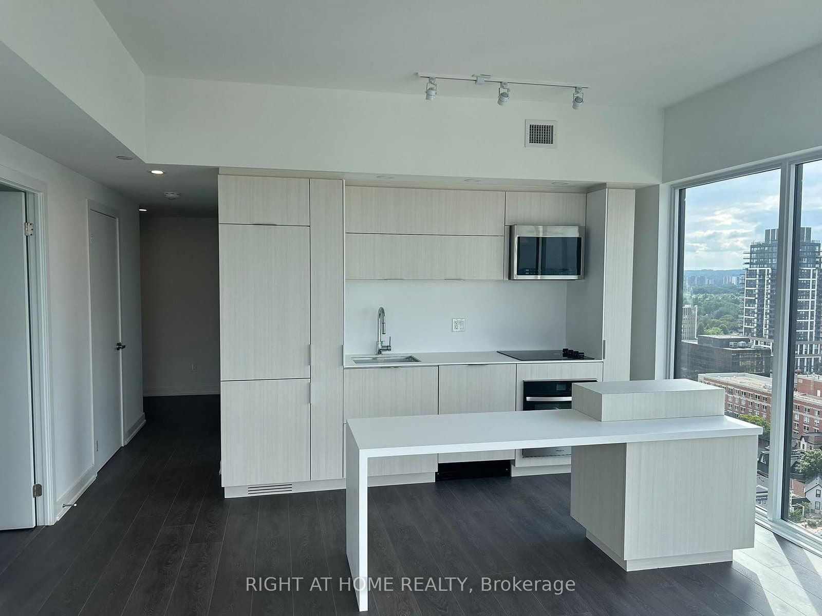 370 Martha Street, Unit 1902 thumbnail 18
