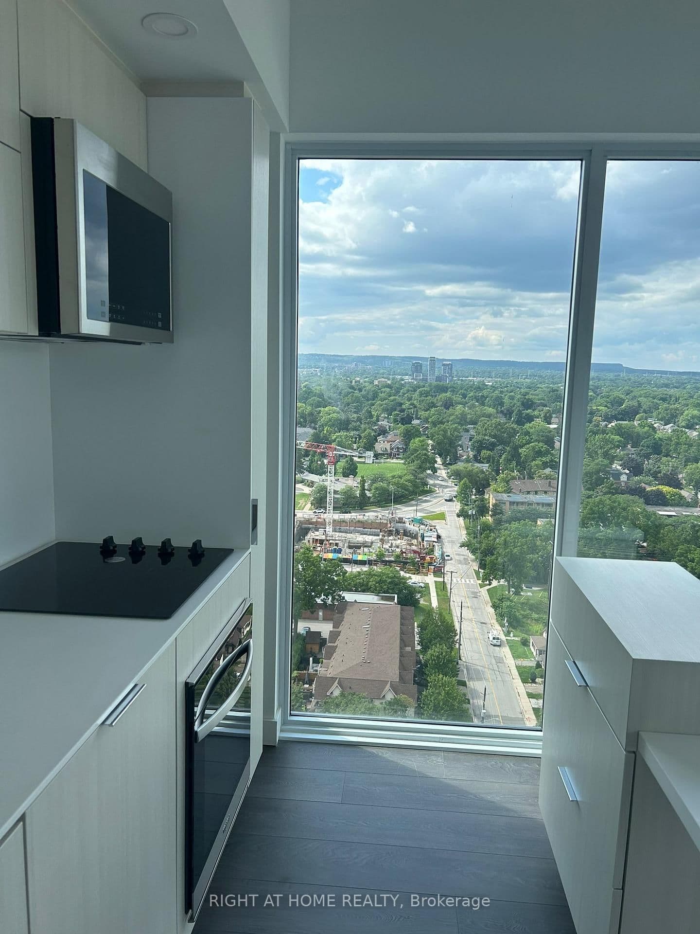 370 Martha Street, Unit 1902 thumbnail 21