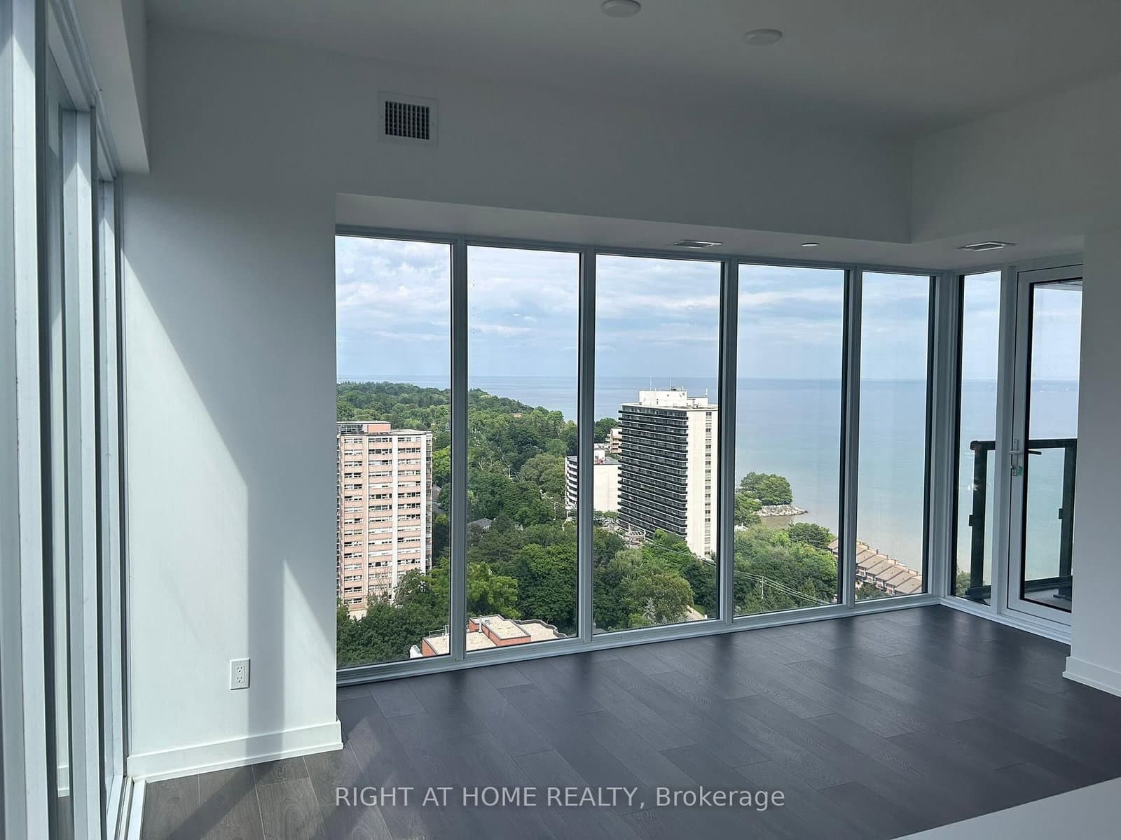 370 Martha Street, Unit 1902 thumbnail 24