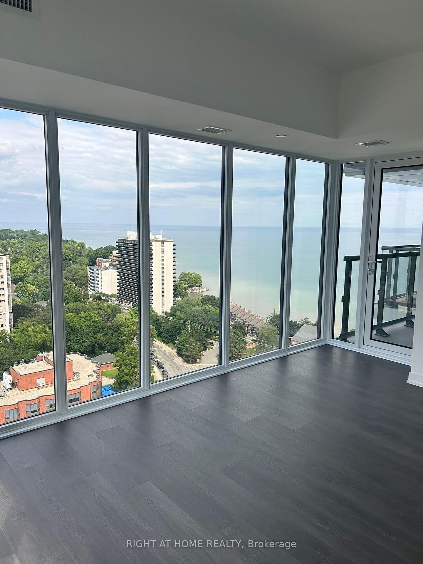 370 Martha Street, Unit 1902 thumbnail 25