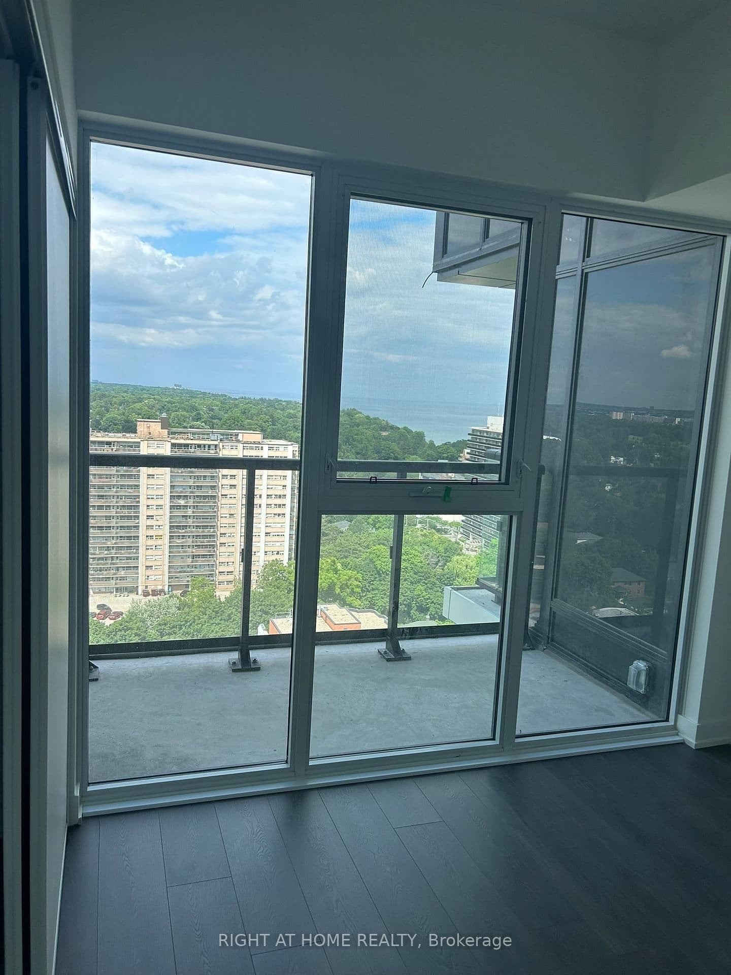 370 Martha Street, Unit 1902 thumbnail 33