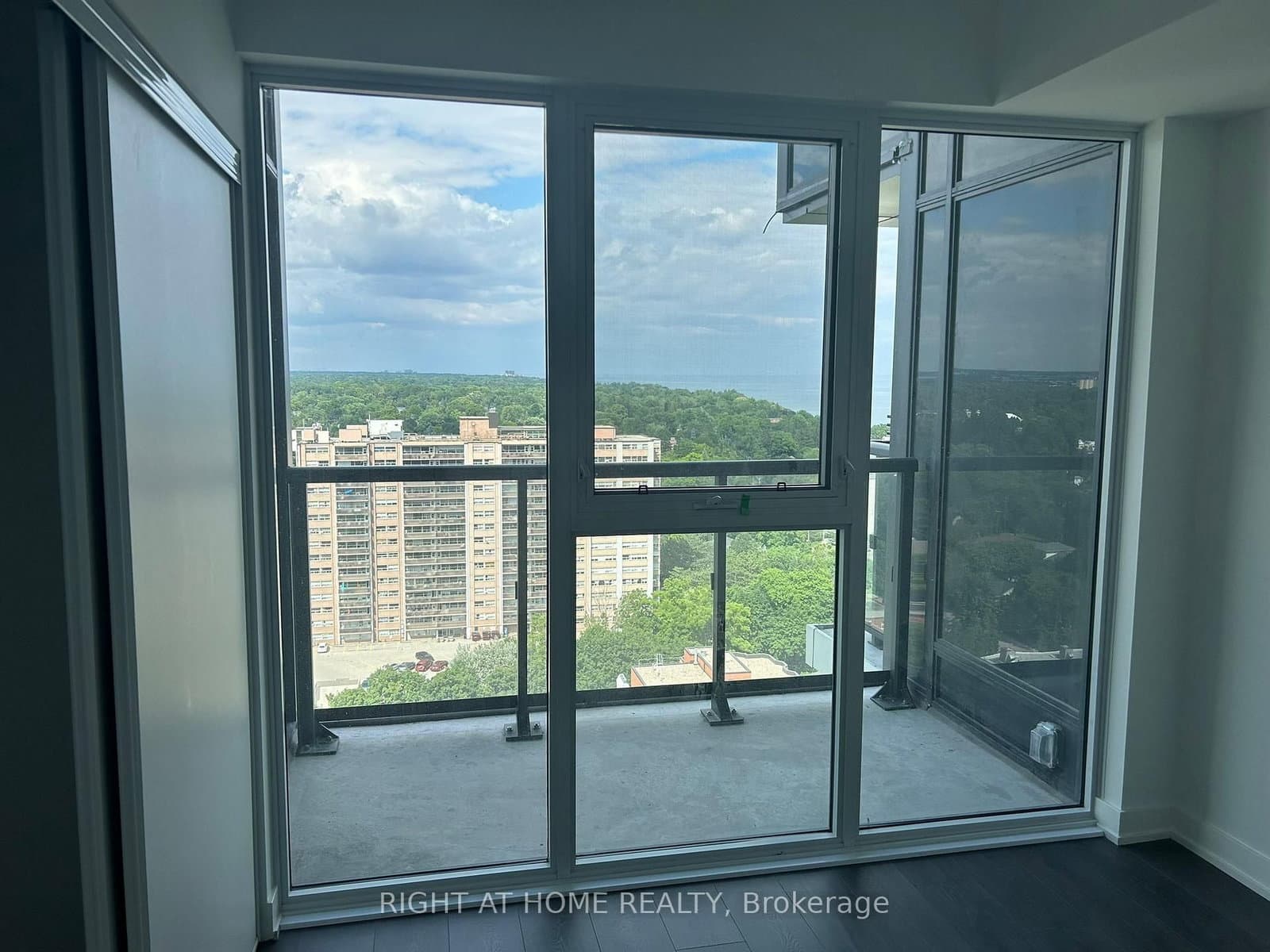 370 Martha Street, Unit 1902 thumbnail 34