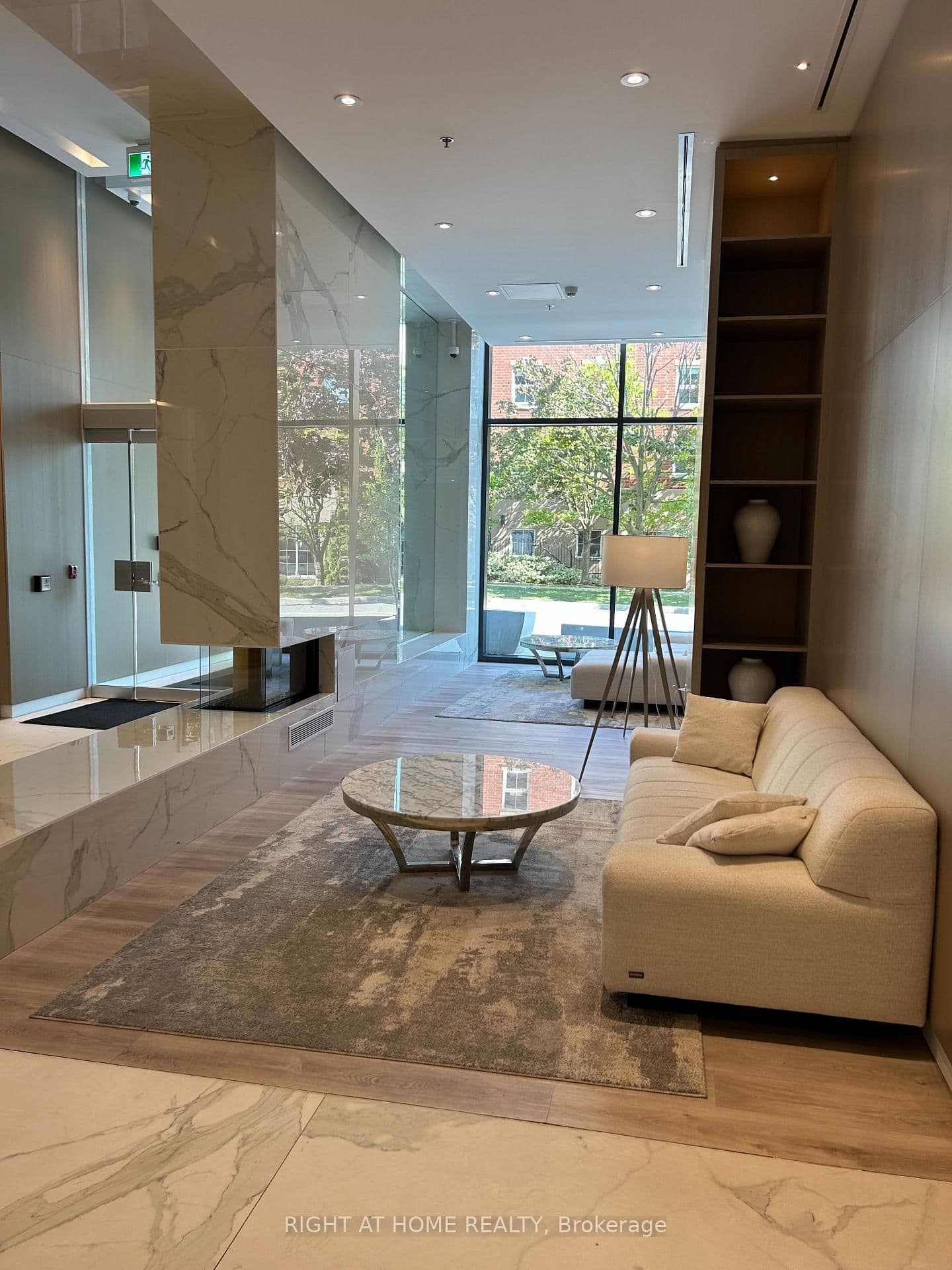 370 Martha Street, Unit 1902 thumbnail 6