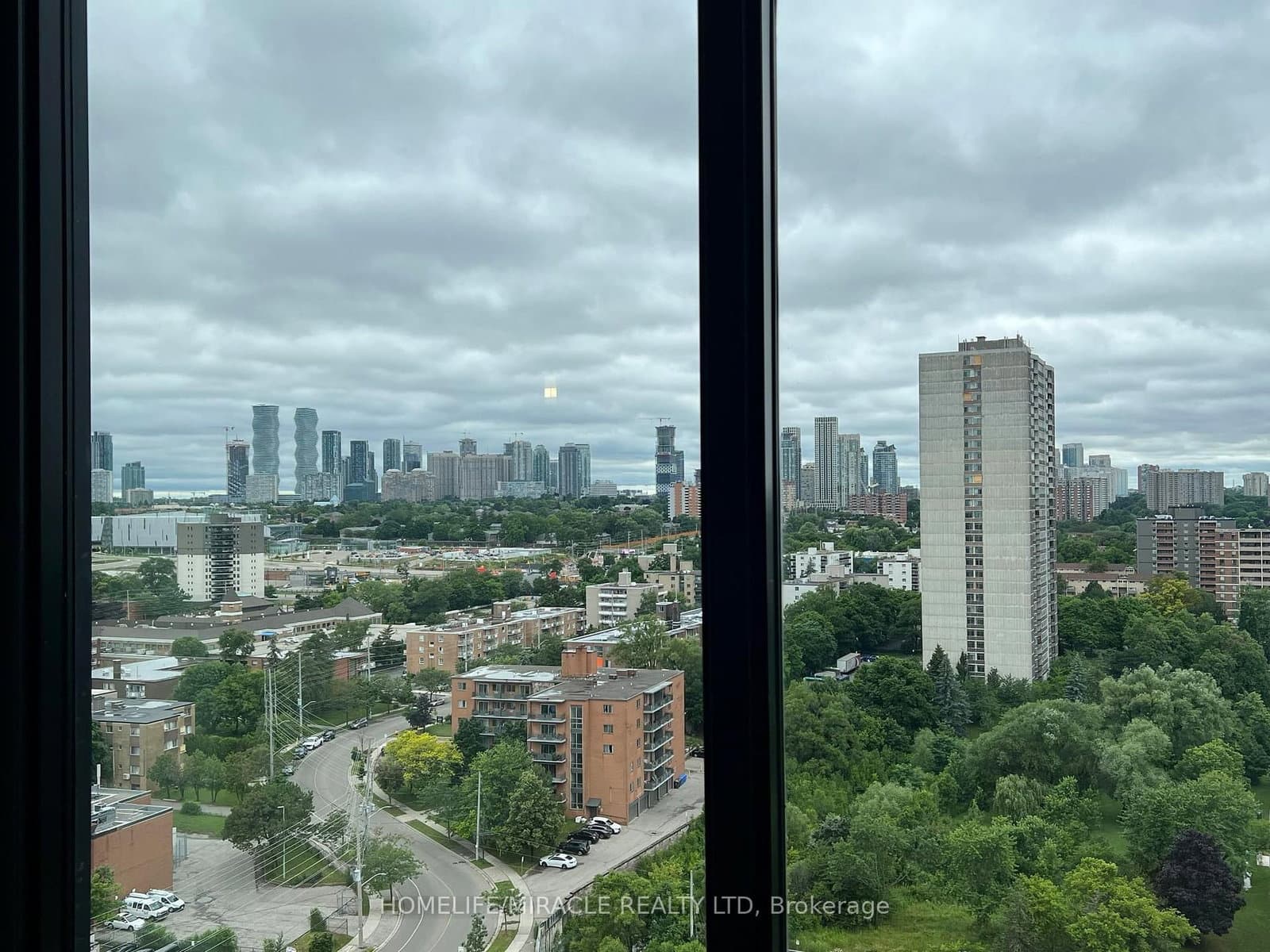 86 Dundas Street E, Unit 1603 thumbnail 25