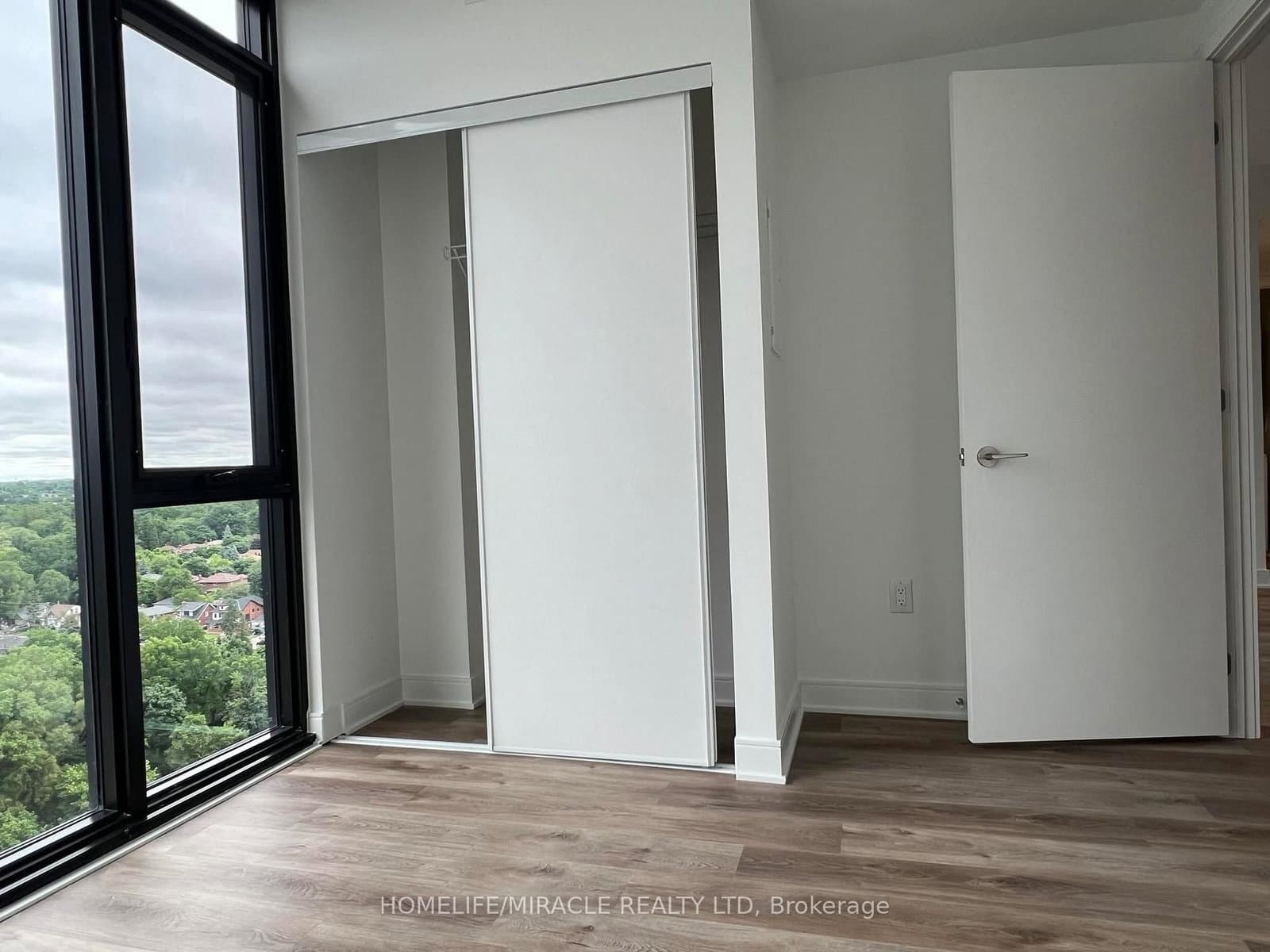 86 Dundas Street E, Unit 1603 thumbnail 9