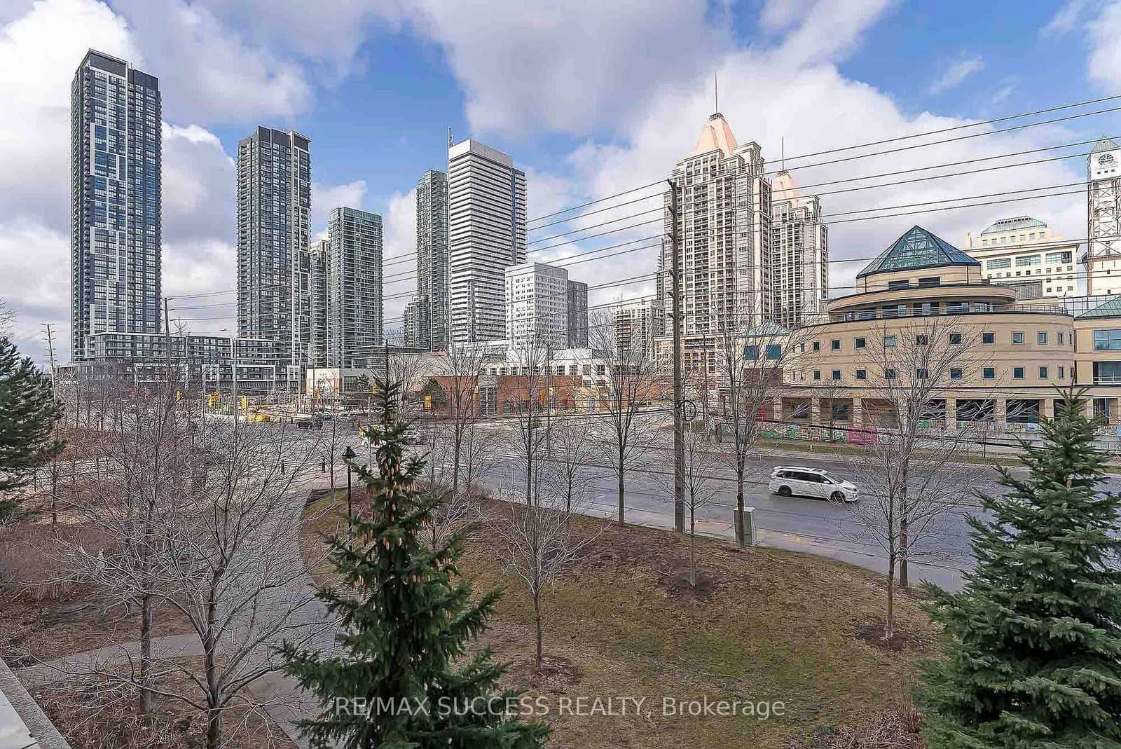 310 Burnhamthorpe Road W, Unit 203 thumbnail 2