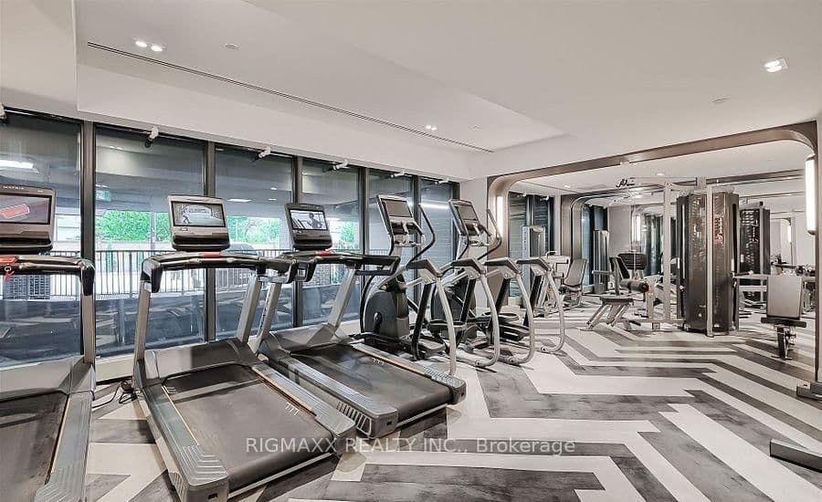 556 Marlee Avenue W, Unit 521 thumbnail 10