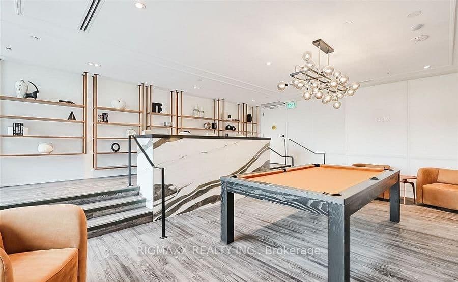 556 Marlee Avenue W, Unit 521 thumbnail 11