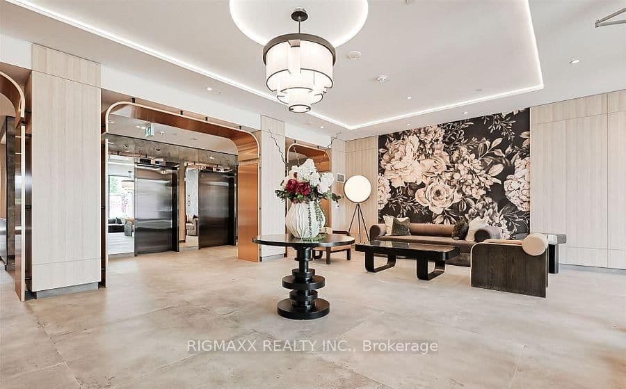 556 Marlee Avenue W, Unit 521 thumbnail 12