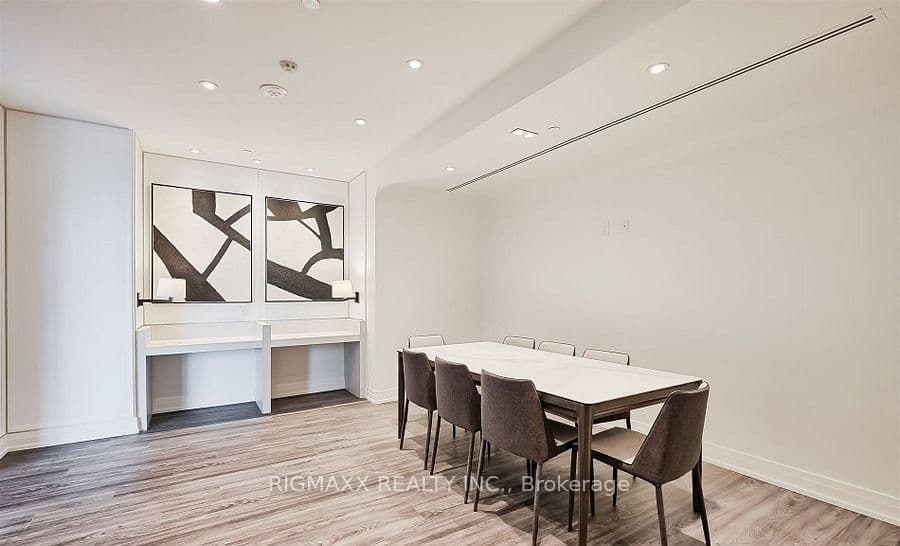 556 Marlee Avenue W, Unit 521 thumbnail 16