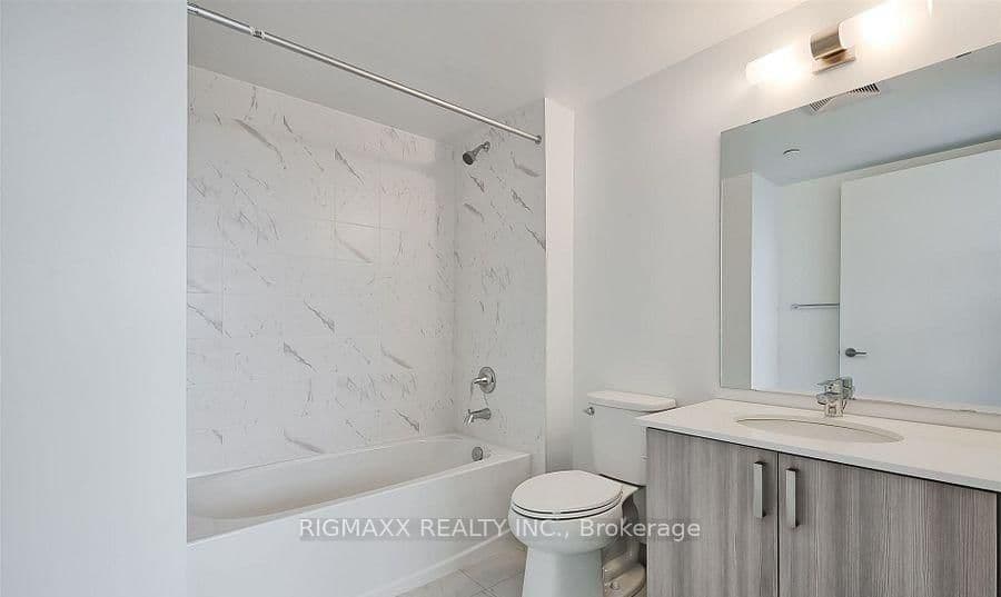 556 Marlee Avenue W, Unit 521 thumbnail 6