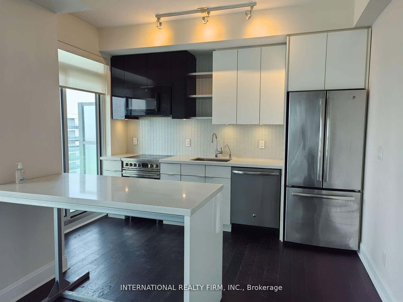33 Shore Breeze Drive, Unit 1608 thumbnail 8