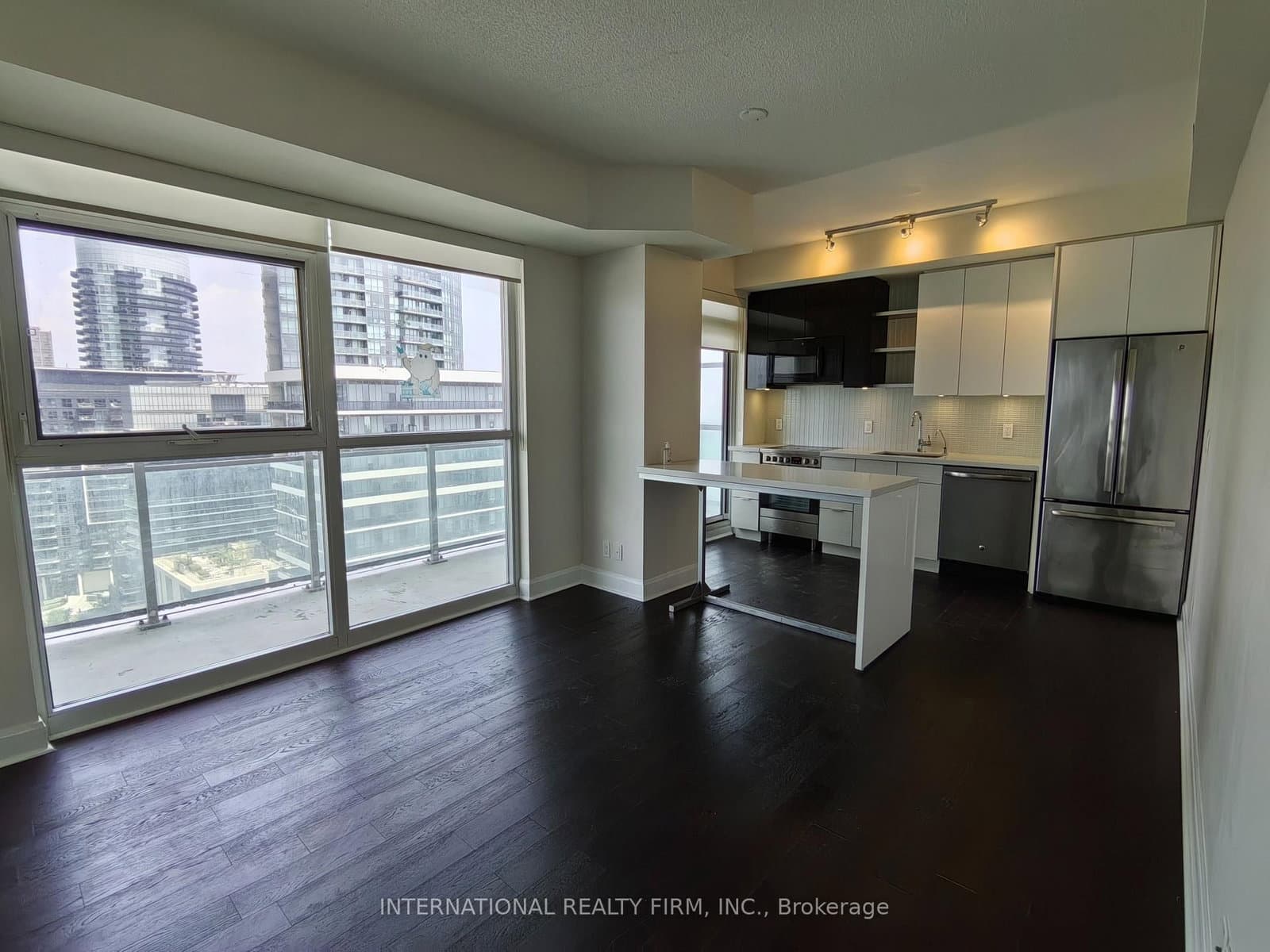 33 Shore Breeze Drive, Unit 1608 thumbnail 2