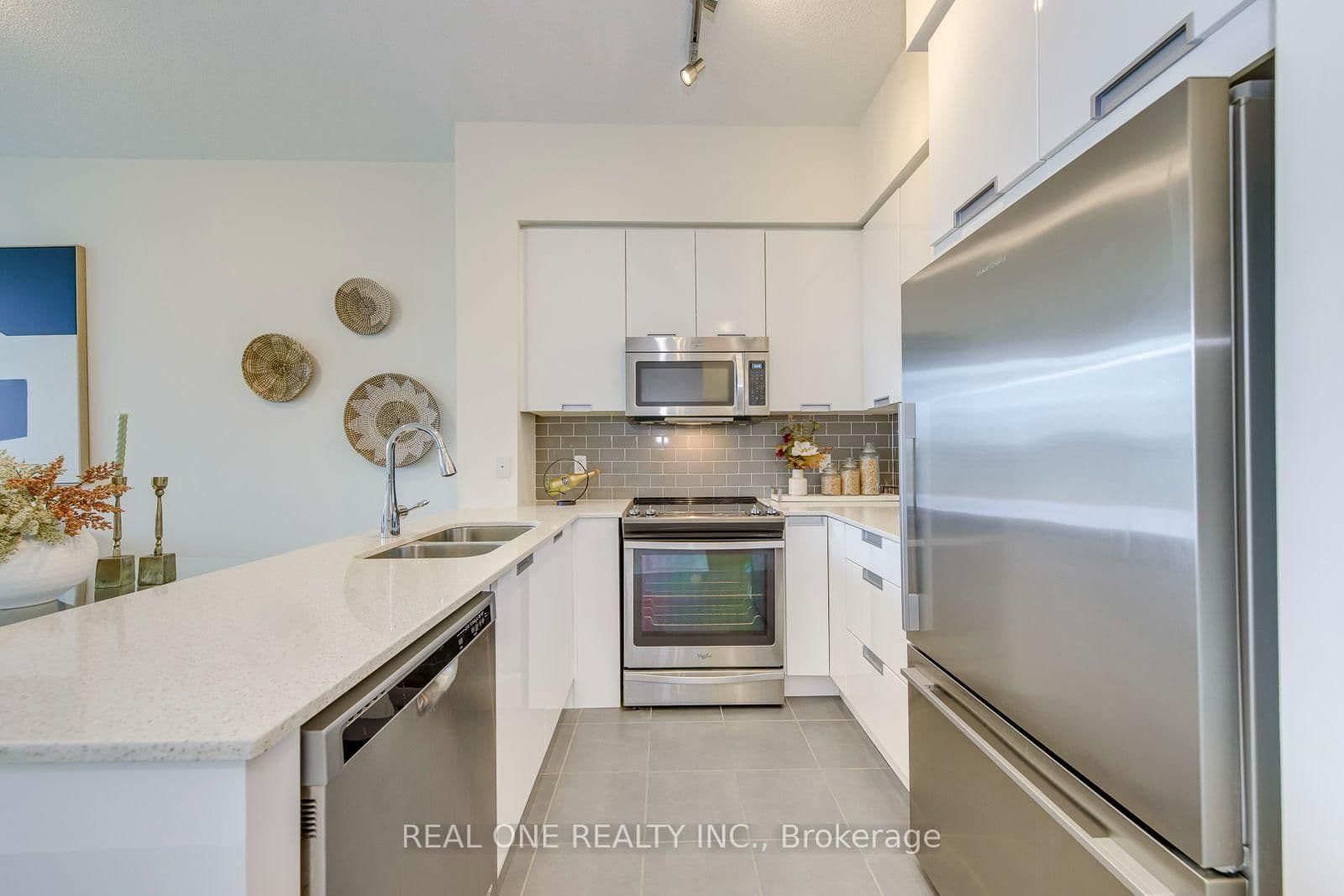 55 Eglinton Avenue W, Unit 407 thumbnail 12