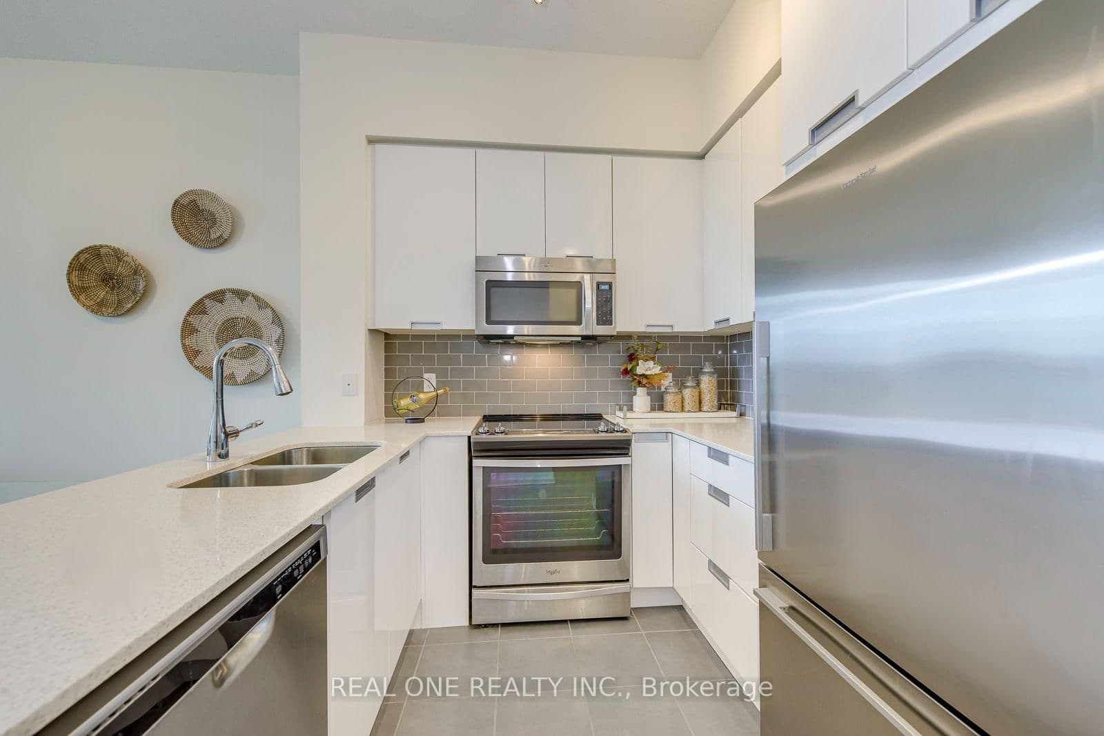 55 Eglinton Avenue W, Unit 407 thumbnail 13