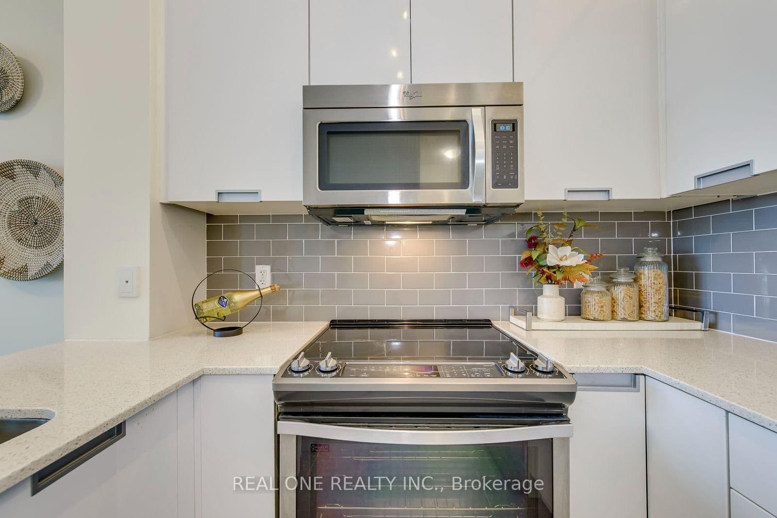 55 Eglinton Avenue W, Unit 407 thumbnail 14