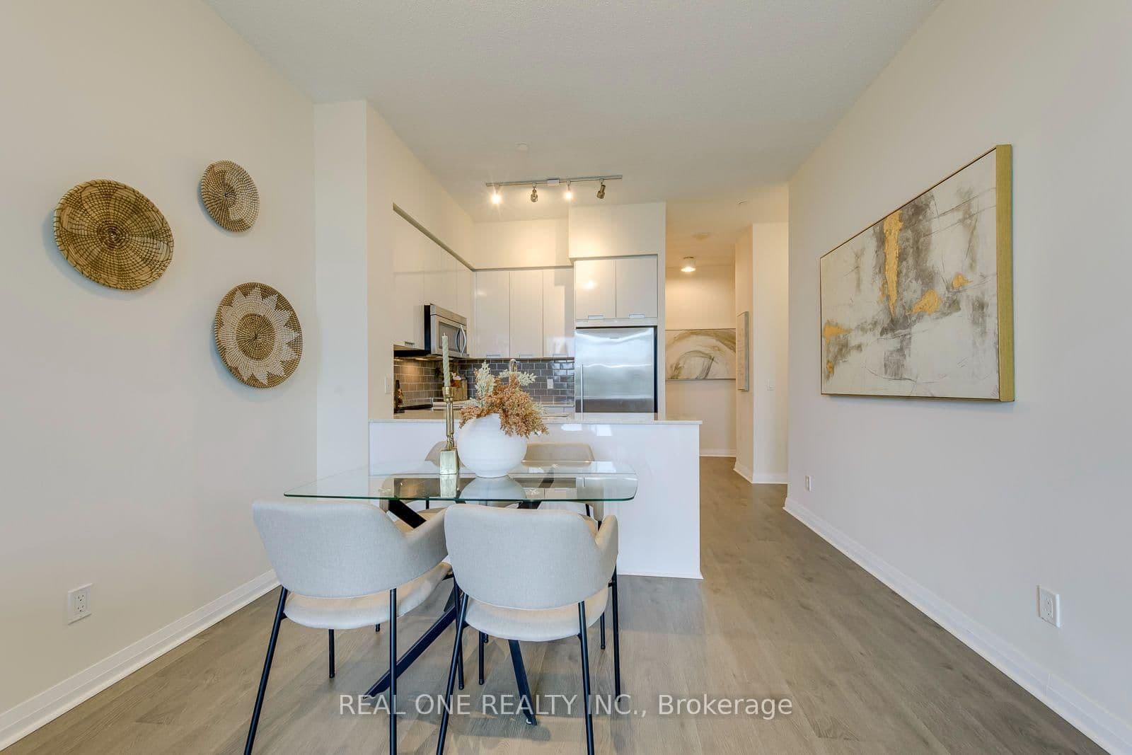 55 Eglinton Avenue W, Unit 407 thumbnail 16