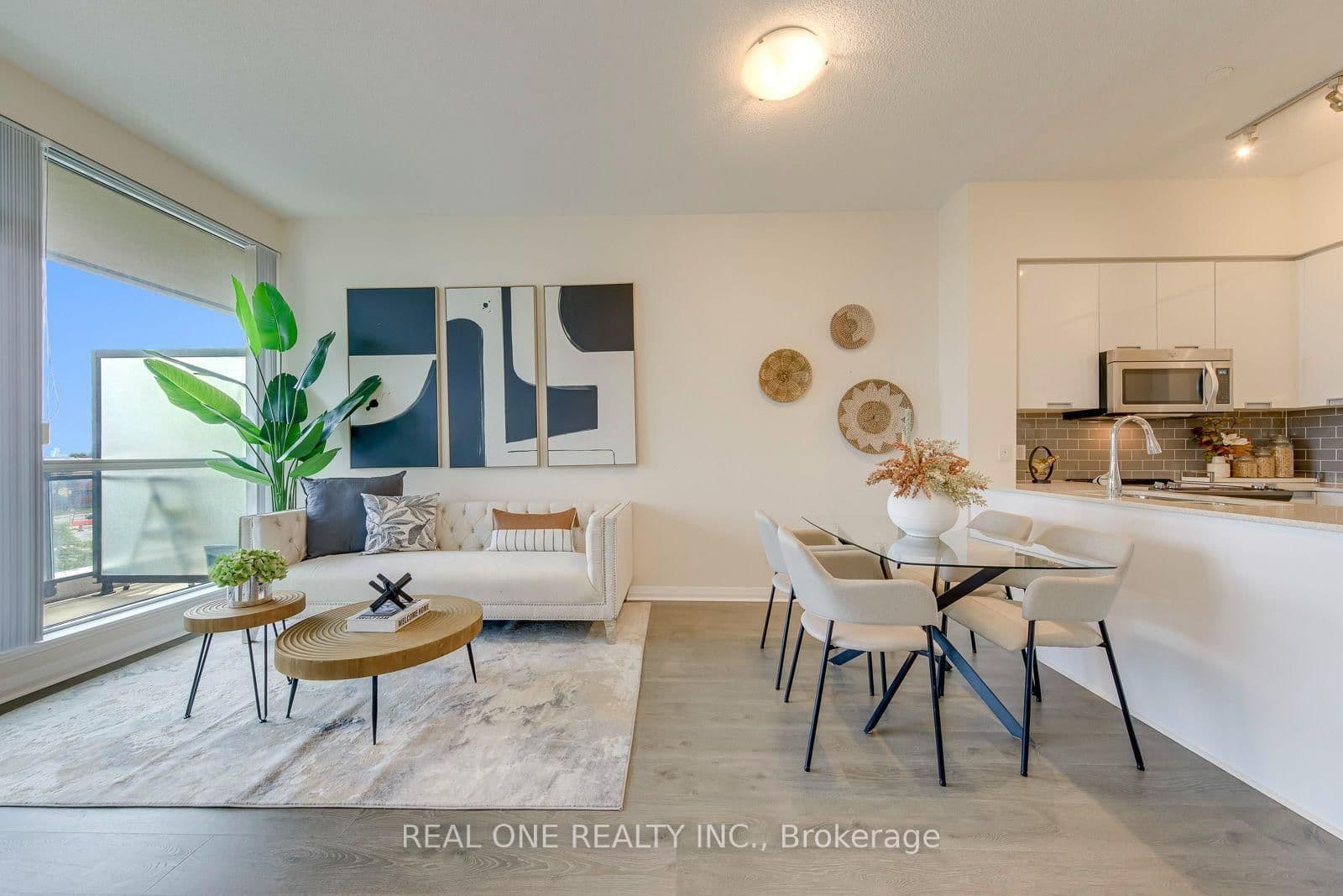 55 Eglinton Avenue W, Unit 407 thumbnail 18