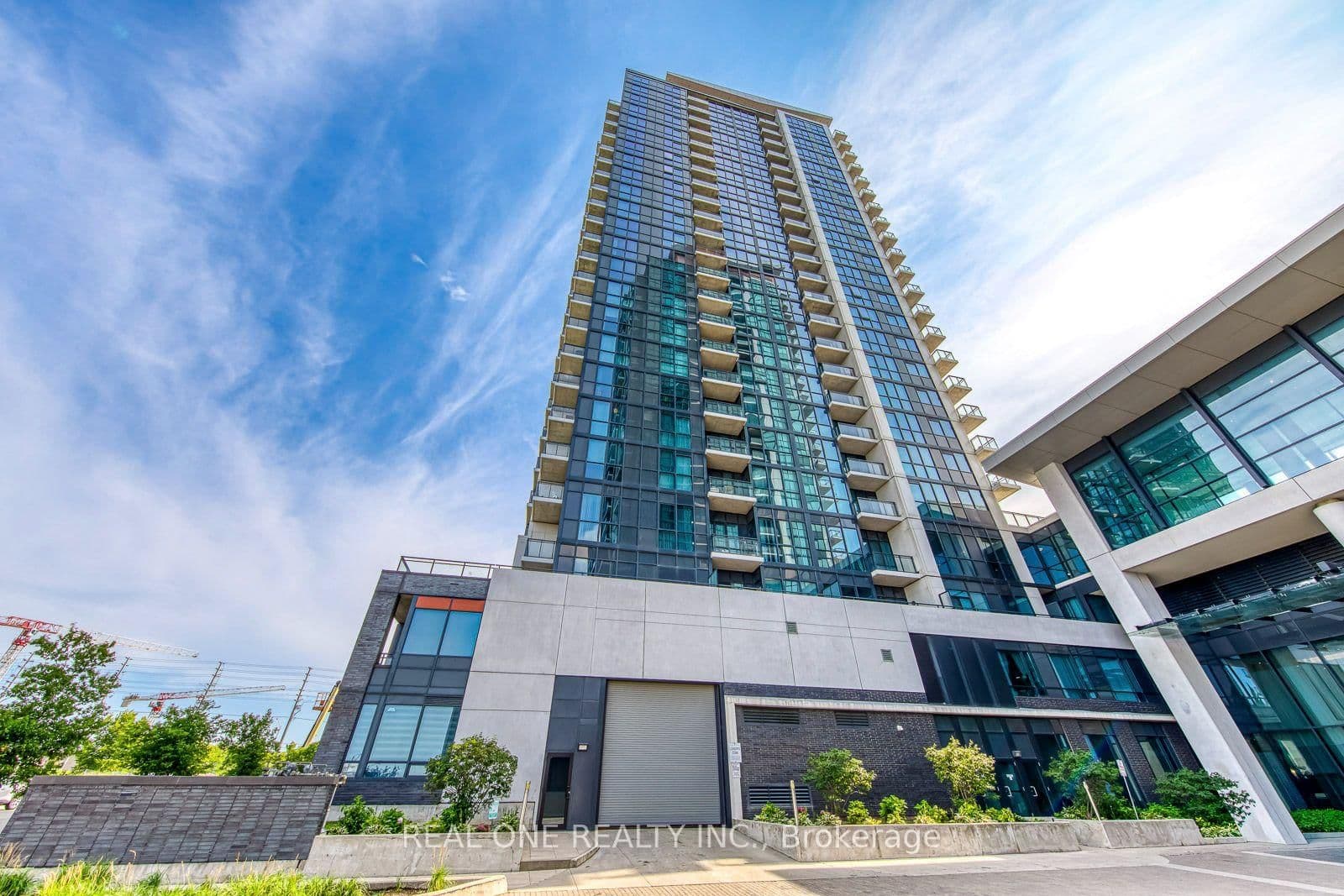 55 Eglinton Avenue W, Unit 407 thumbnail 2