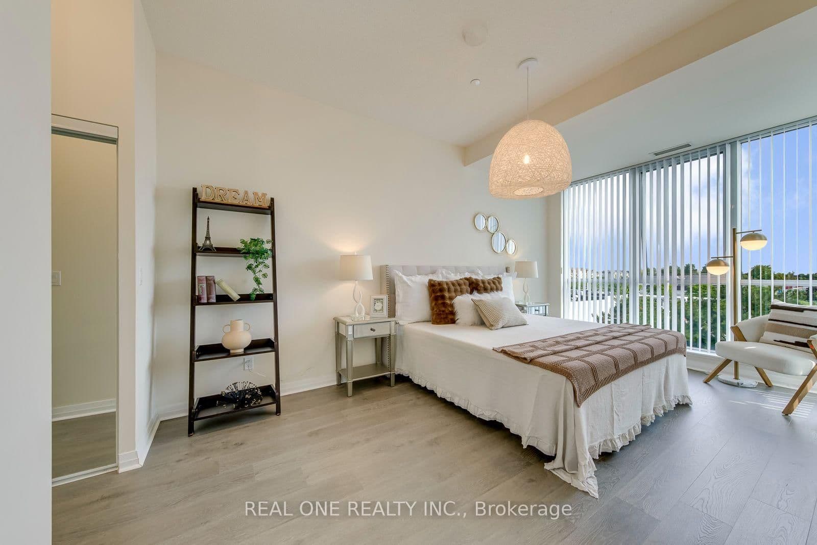 55 Eglinton Avenue W, Unit 407 thumbnail 24