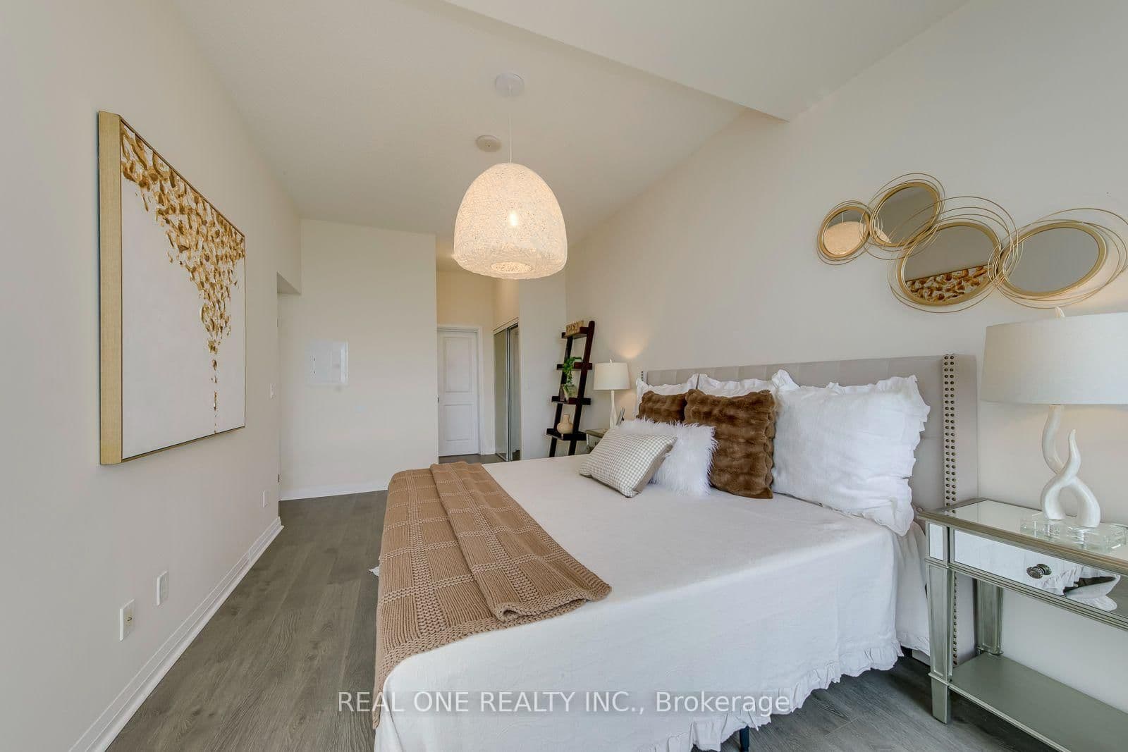 55 Eglinton Avenue W, Unit 407 thumbnail 27