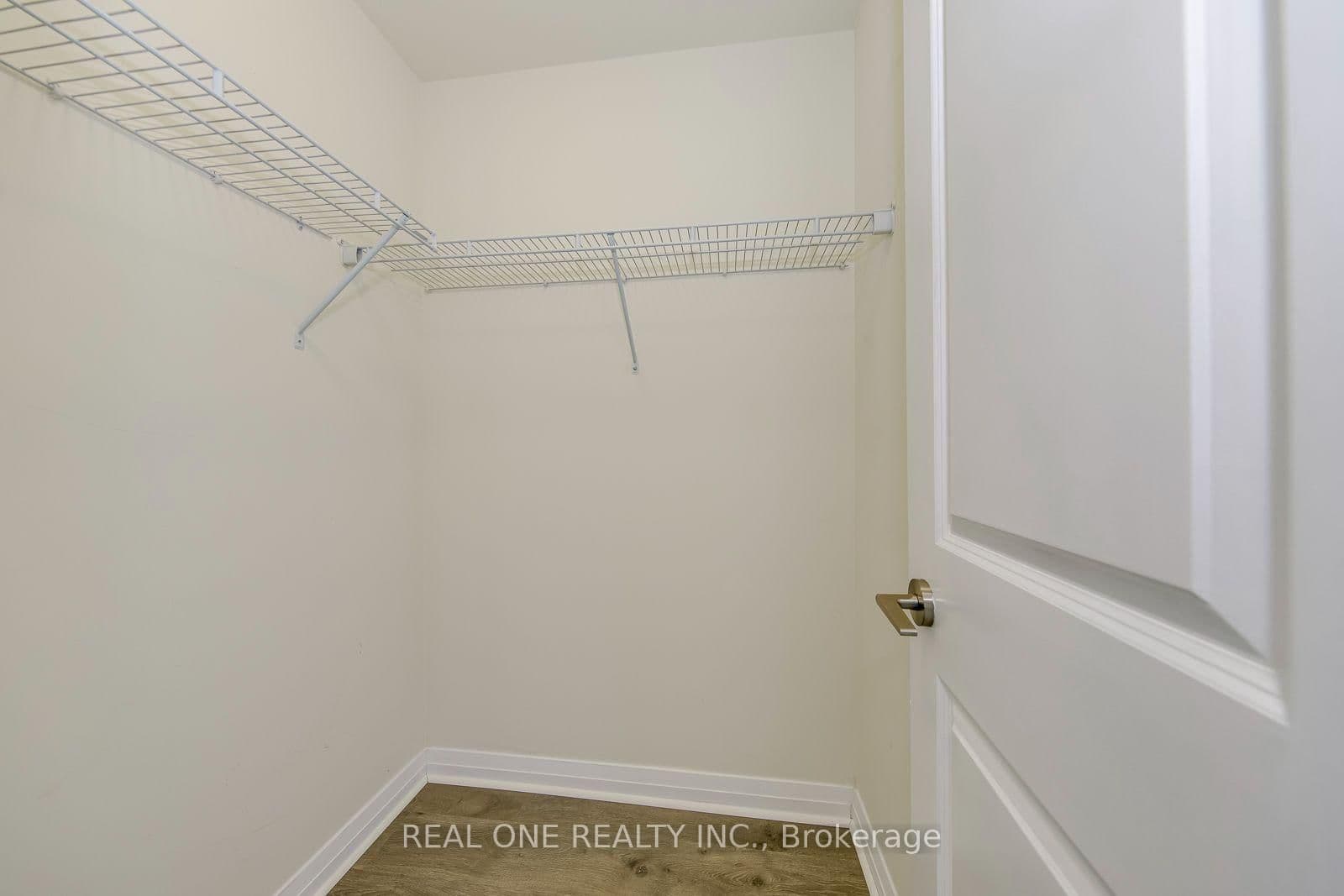 55 Eglinton Avenue W, Unit 407 thumbnail 31