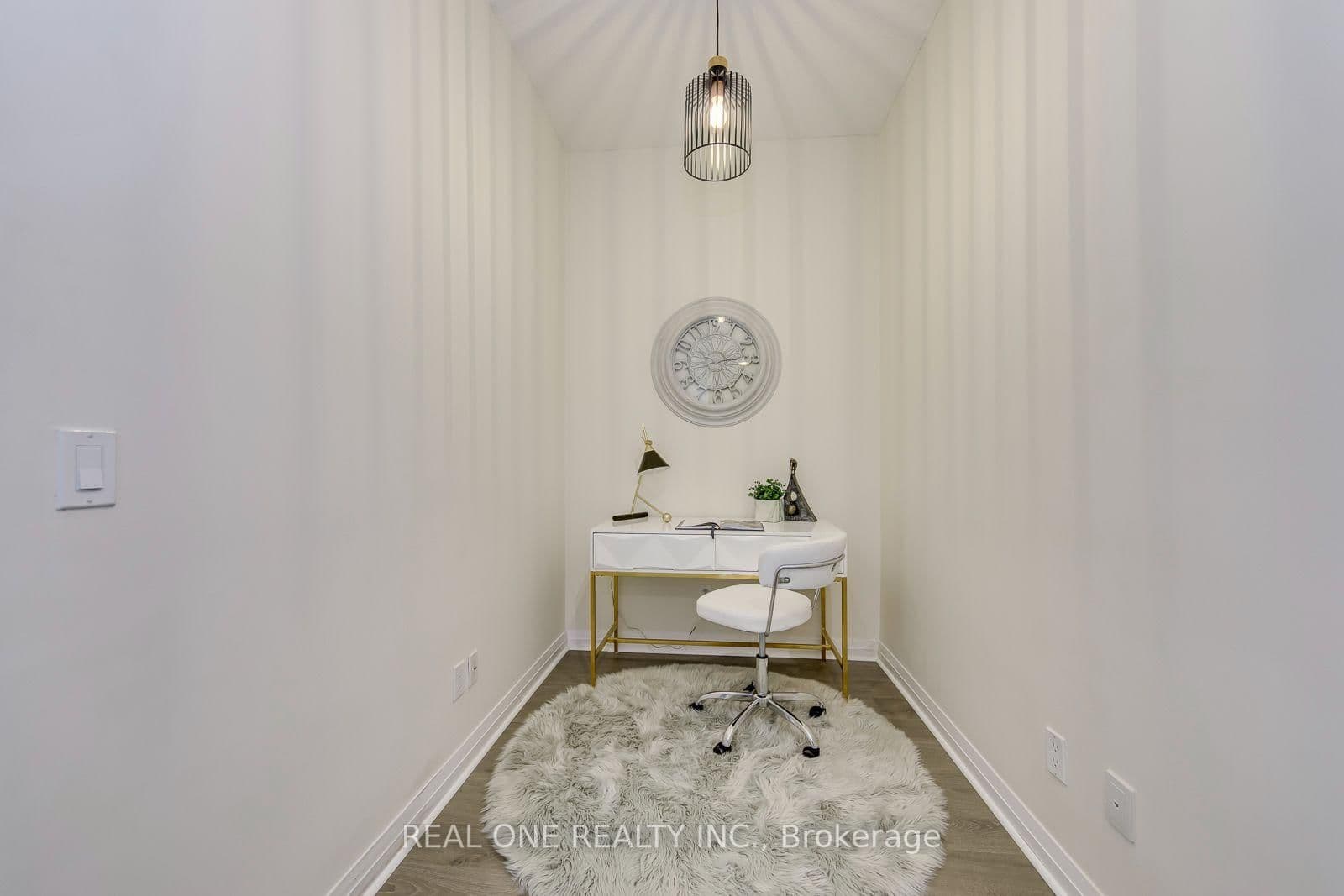 55 Eglinton Avenue W, Unit 407 thumbnail 8