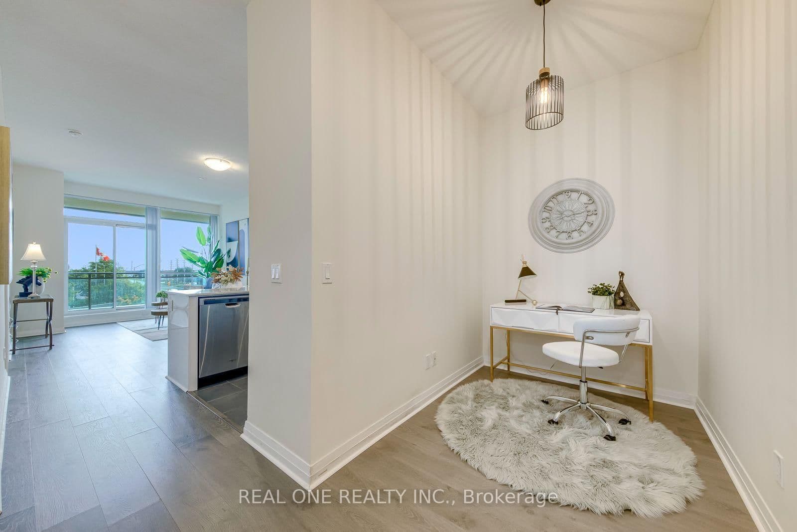 55 Eglinton Avenue W, Unit 407 thumbnail 9