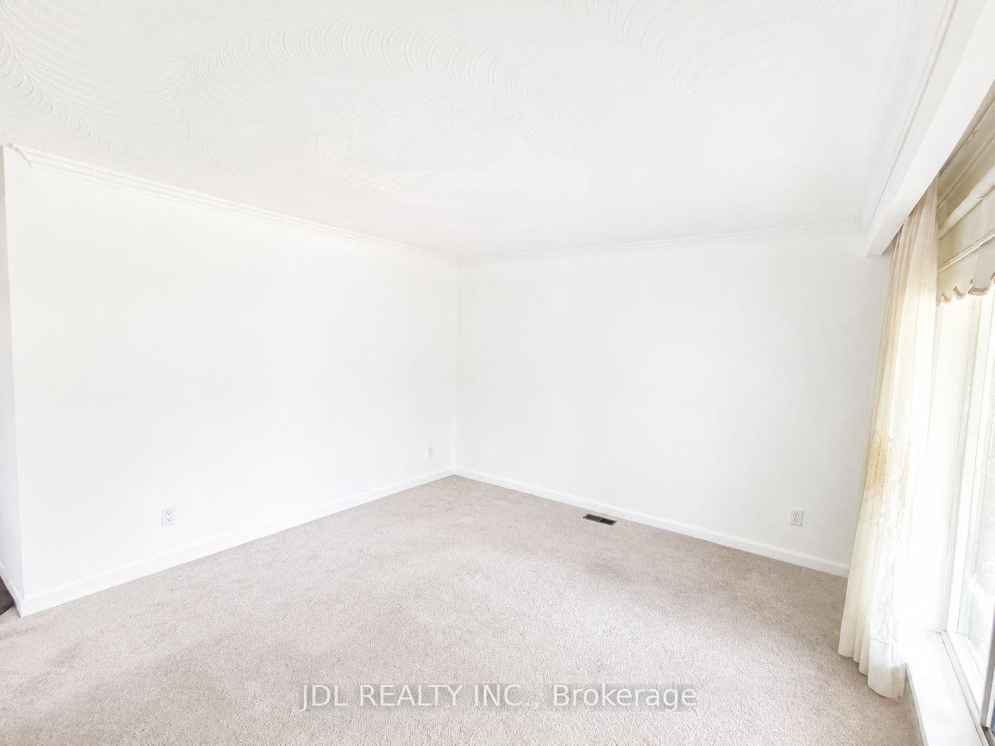 40 Montana Avenue thumbnail 3