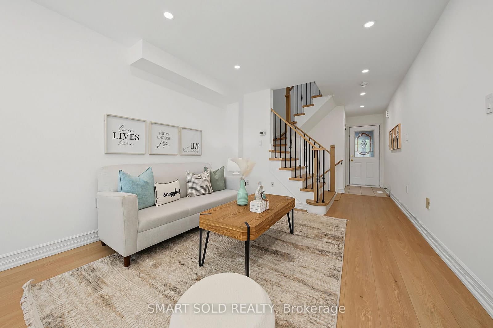 906 Delgado Drive thumbnail 12